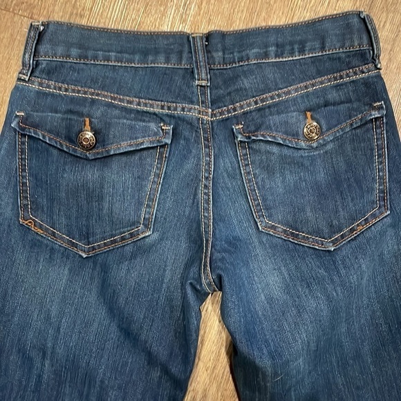 Old Navy The Flirt Cropped Mid-Rise Jeans - Picture 6 of 8